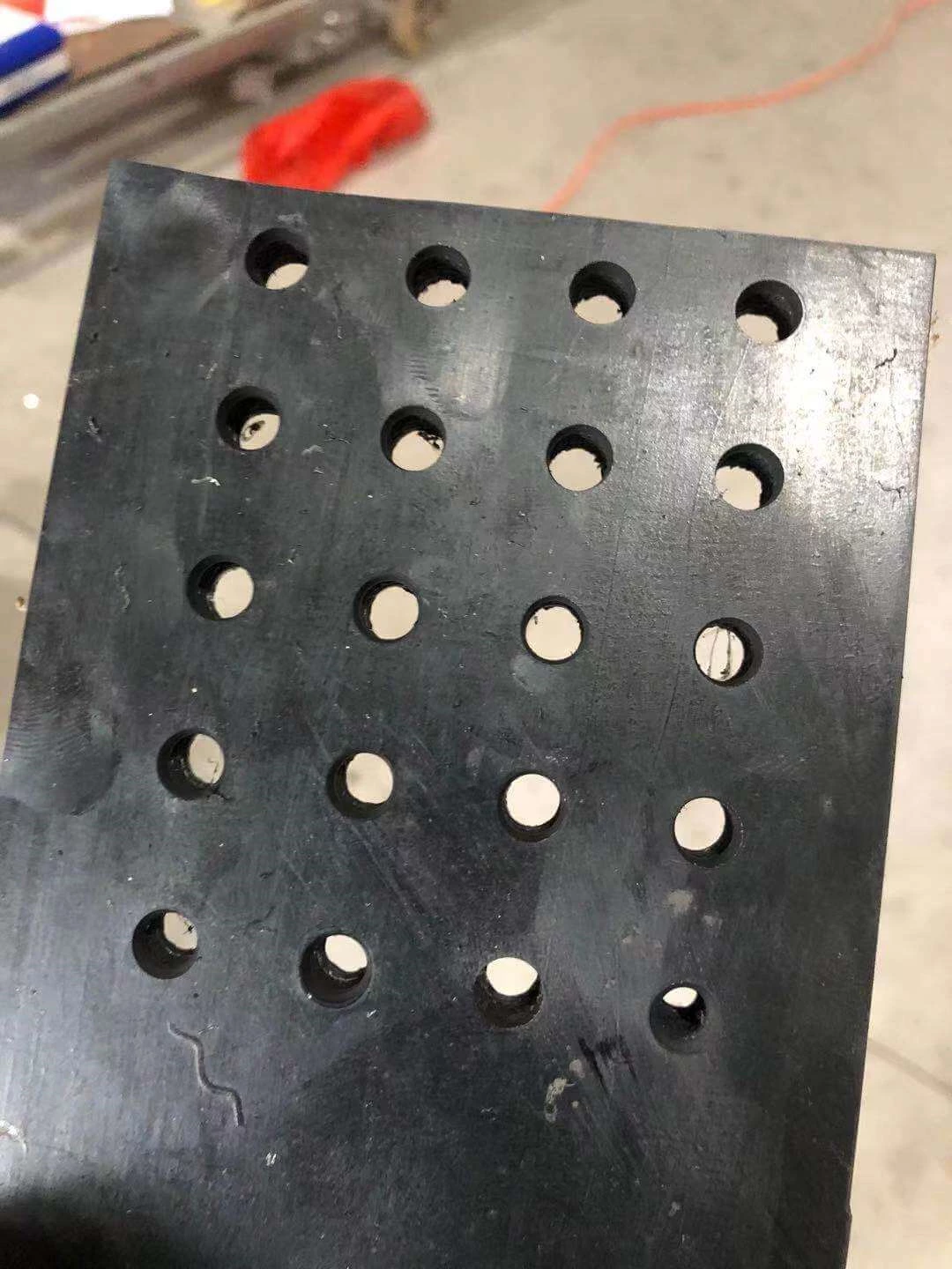 Máquina perforadora de cinta transportadora de caucho EP Perforación de agujeros