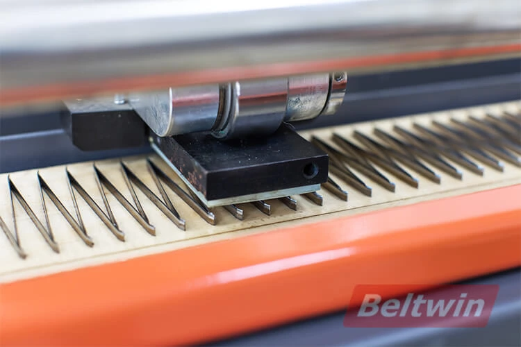 Manual PVC PU correa dedo perforador muere tabla 300-1500