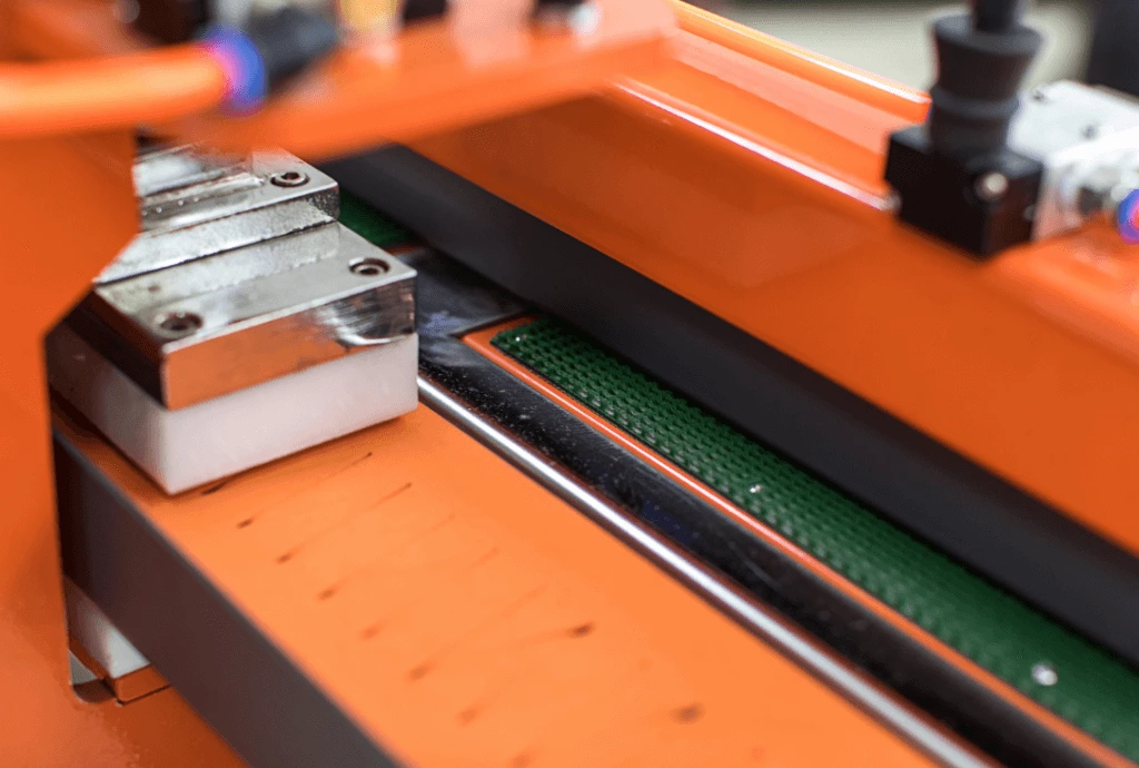 Troquelador de dedos Neumática para Banda PVC/PU  TA1000-2100