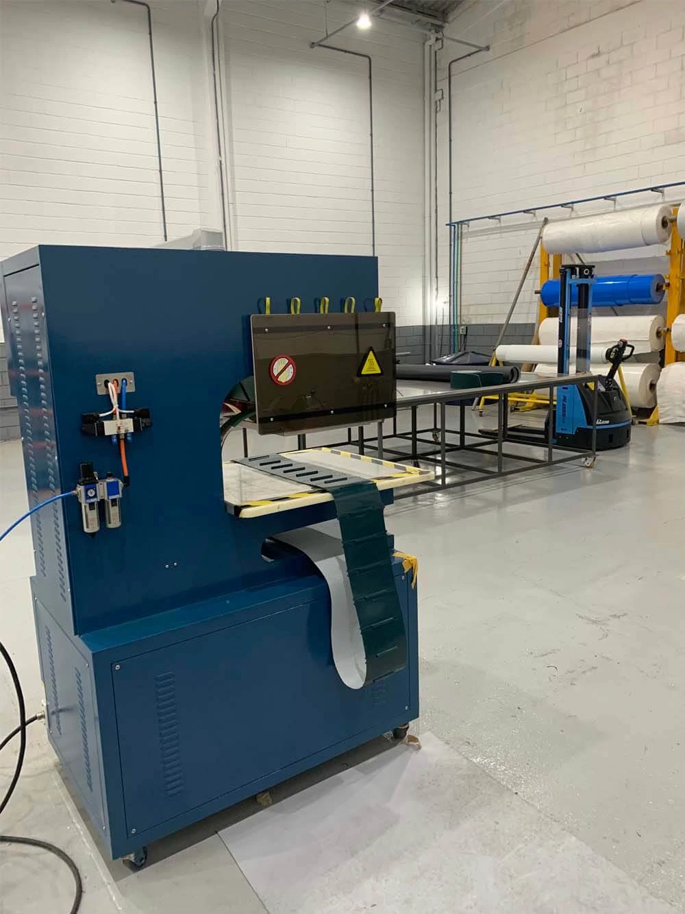 QA-1000 Máquina de soldadura por alta frecuencia para soldadora de banda, guía de V, pared lateral