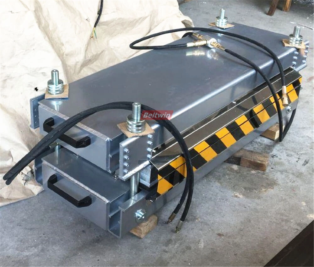 Vulcanizador tipo marco para ancho de banda de 900 mm (DSLQ-S 1943) Entrega a México