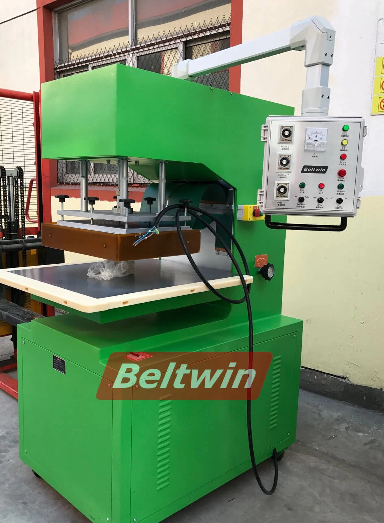 Embalaje de máquina de soldadura HF a Rusia