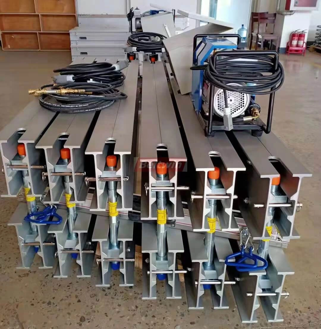 Imagen de entrega del vulcanizador de 2 juegos: ancho de 1200 mm con placa de calor de 690 * 1380 mm y ancho de 1400 mm con 1220 * 1600 mm