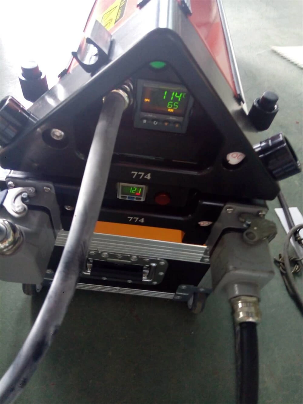 Entrega 2 PCS Prensa de refrigeración por aire PA1200 para unir correas de PVC/PU