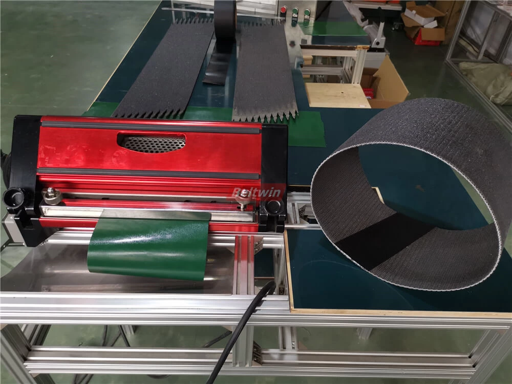 Cómo empalmar una correa de PVK mediante una prensa de refrigeración por aire y una perforadora automática de dedos-1