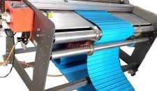 Cómo cortar una correa de PU homogénea mediante una máquina cortadora de correa