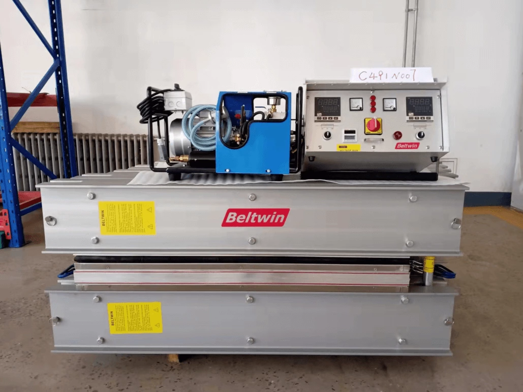 Imagen de entrega del vulcanizador 1250mmx1200mm 200PSI