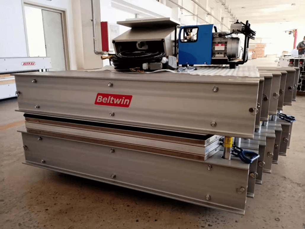 Imagen de entrega del vulcanizador 1250mmx1200mm 200PSI