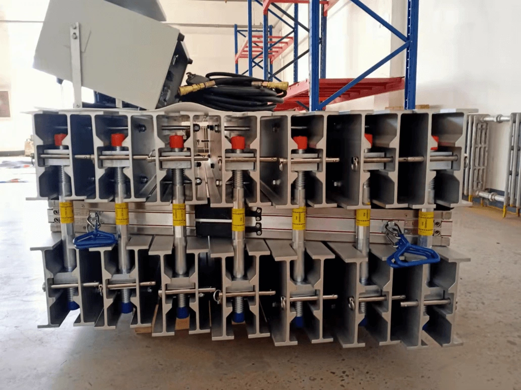 Imagen de entrega del vulcanizador 1250mmx1200mm 200PSI