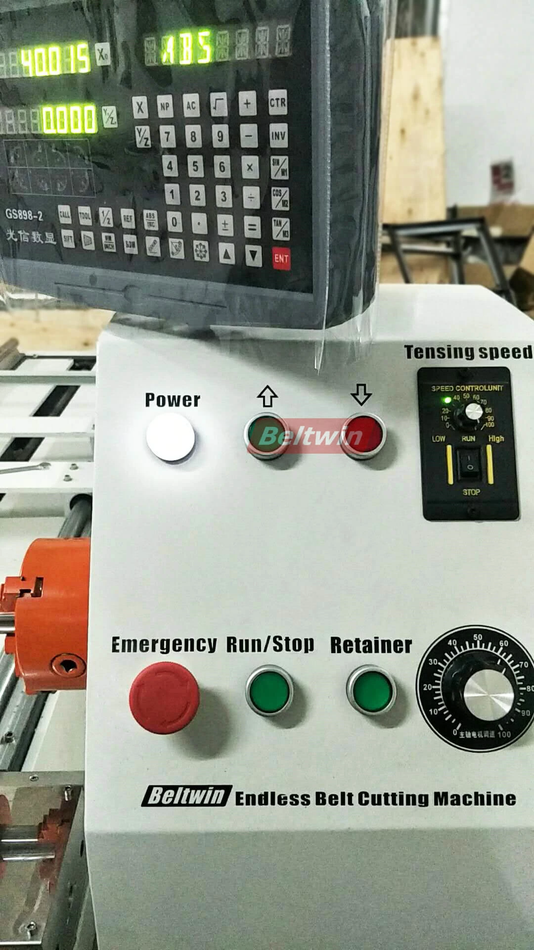 Entrega de la máquina cortadora de banda sin fin Beltwin a Italia