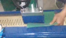 Punzonado de dedos para dedos escalonados sobre correa de 3 capas