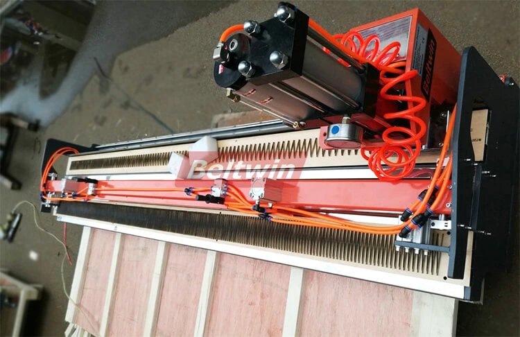 Entrega de máquinas de procesamiento de bandas de PVC/PU de Beltwin a Canadá (separación de bandas/punzonado/unión)