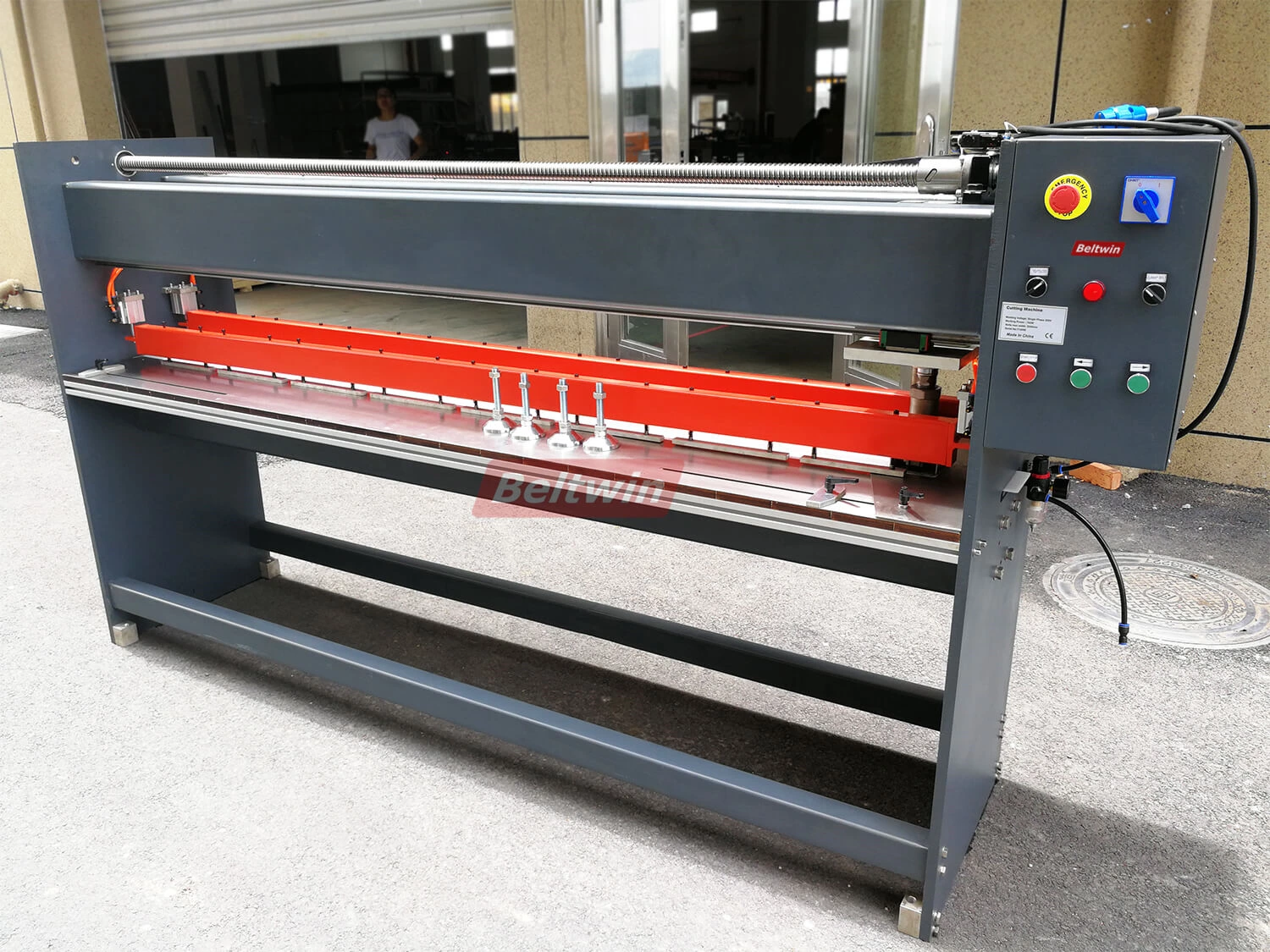 Máquina perforadora de dedos automática Beltwin de 2000 mm con soporte