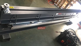 Prensa de refrigeración por agua de 2600 mm (incluye caja de control europea) Entrega a Estonia