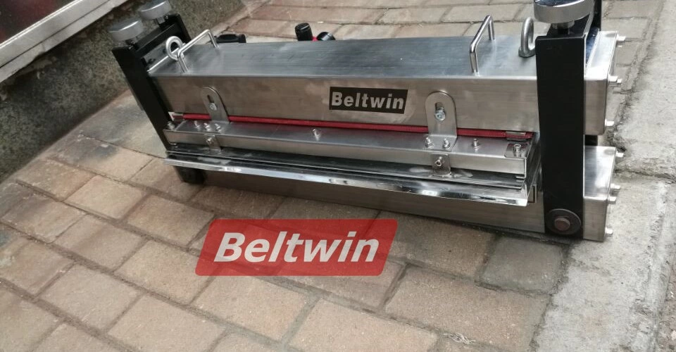 Perforadora de dedos neumática de 1600 mm y prensa de refrigeración por agua 600 entregadas a Pakistán