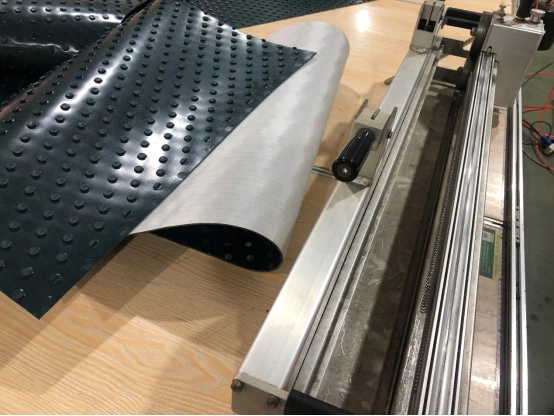 Cómo empalmar una cinta transportadora de pvc con pernos redondos