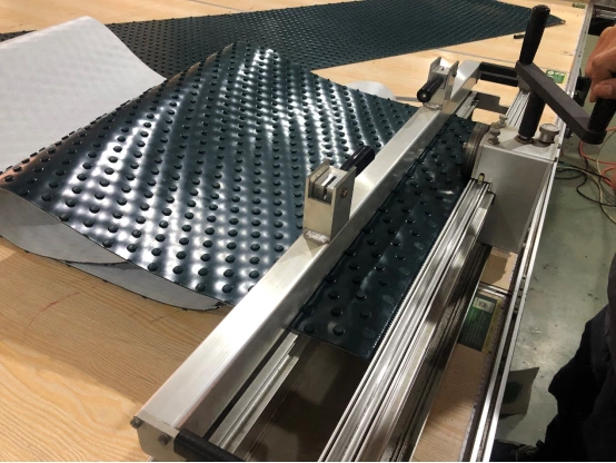 Cómo empalmar una cinta transportadora de pvc con pernos redondos