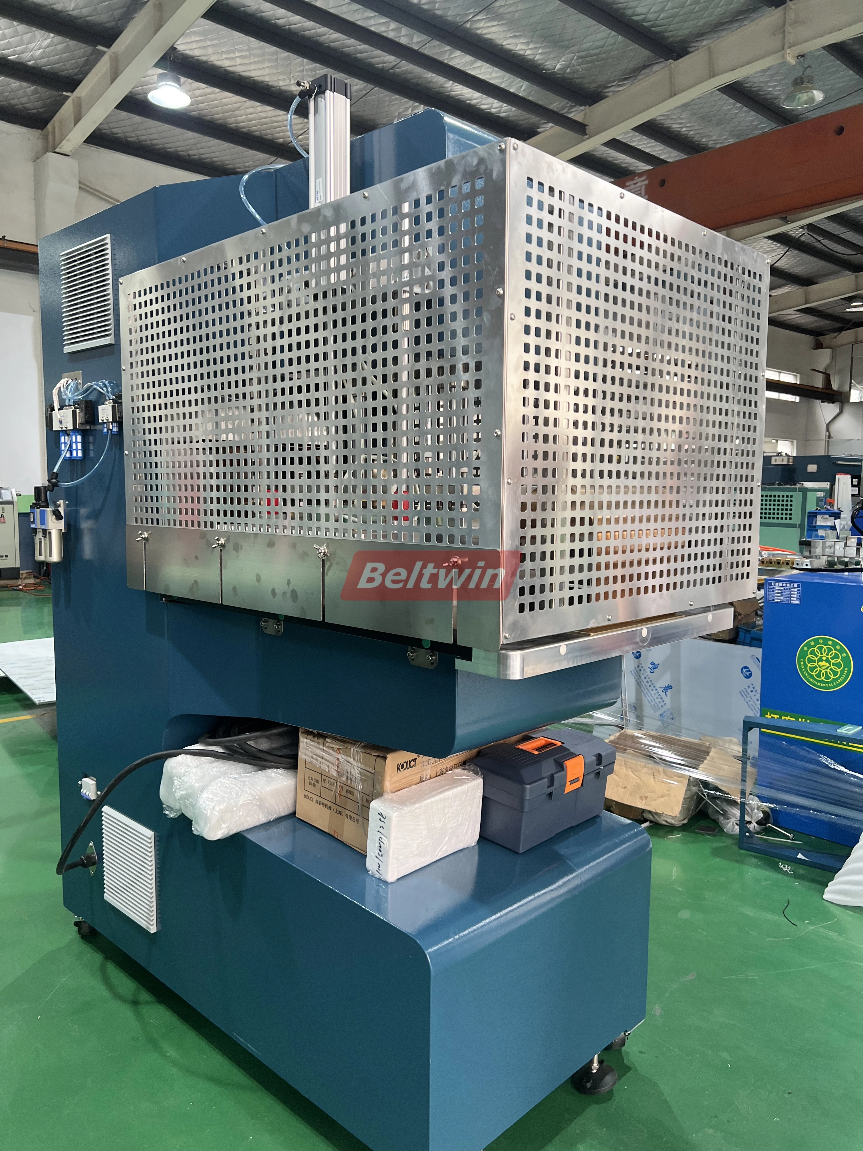 Máquina de Soldadura HF para correa de PU/PVC/guía en V/pared lateral QA-2000