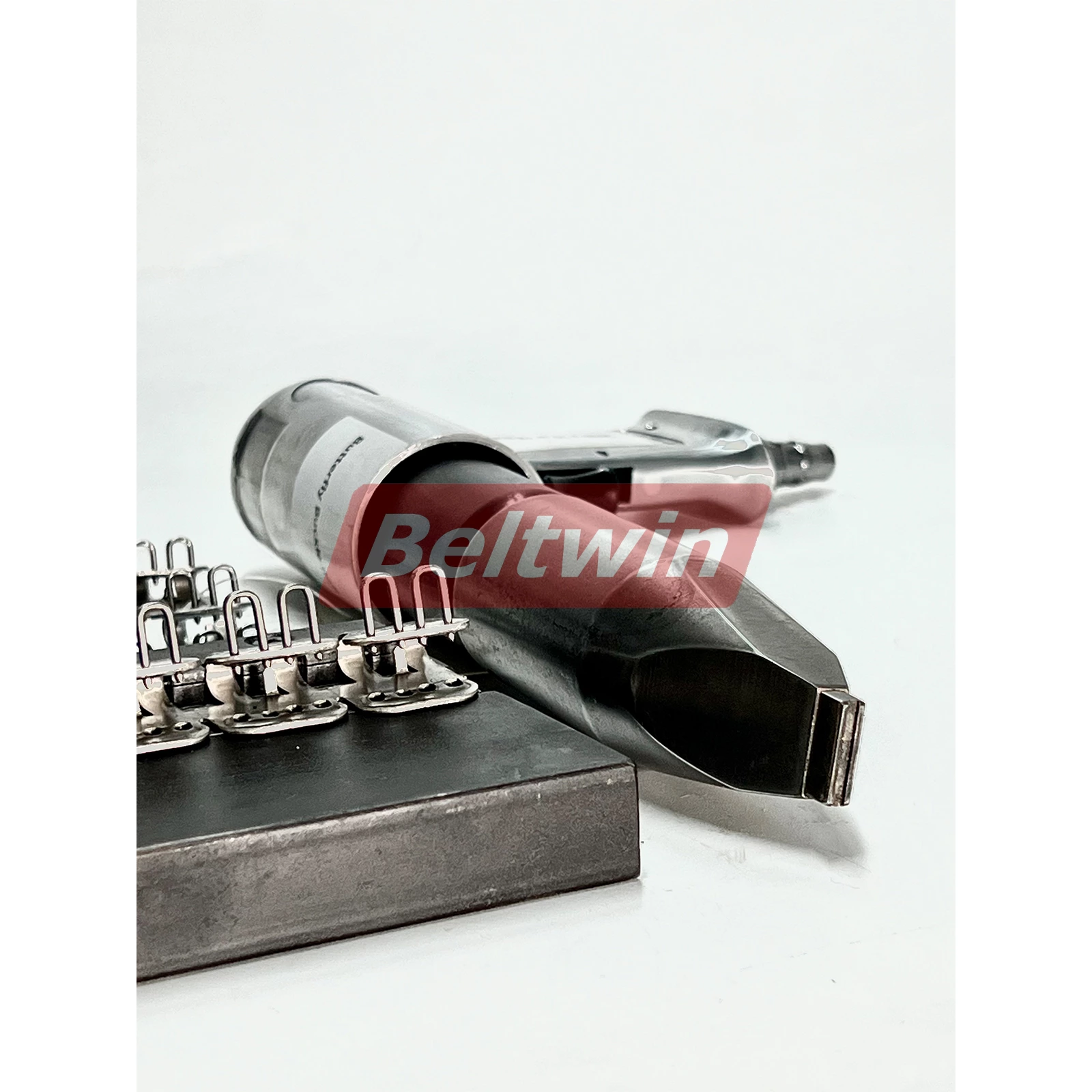 Lacer de rodillo neumático