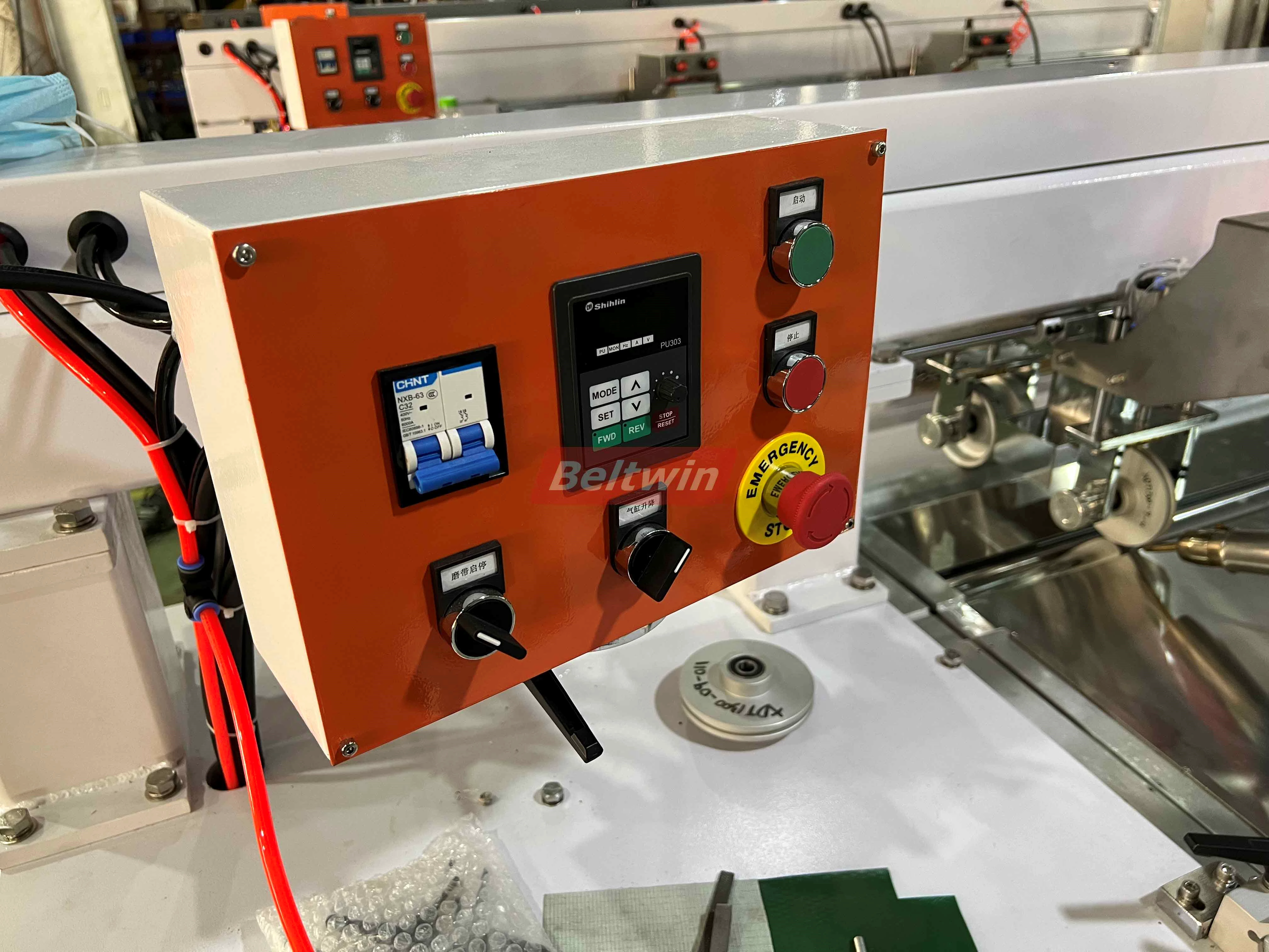 Máquina de soldadura de Prefiles QB1300H-2000H (Versión europea)