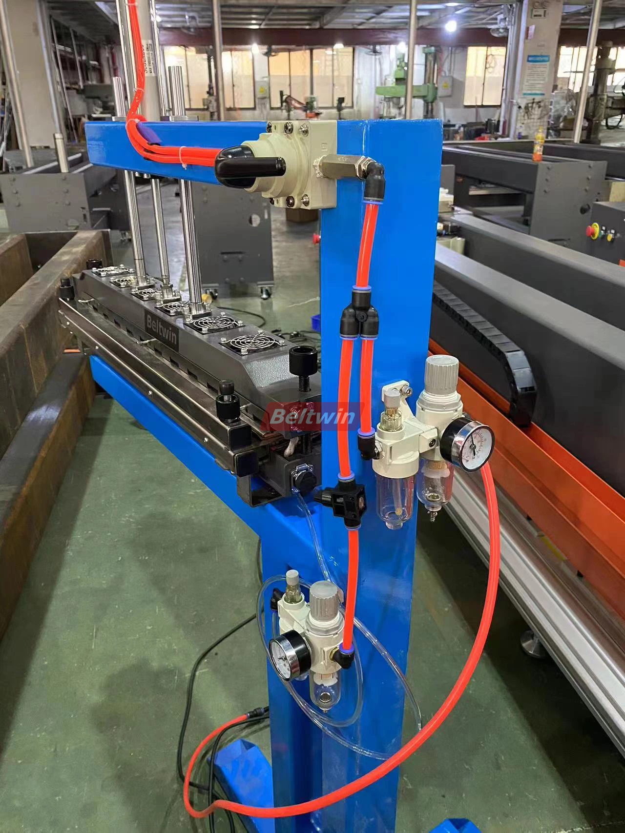 Prensa Compacta Beltwin Refrigerada por Aire 600x50mm